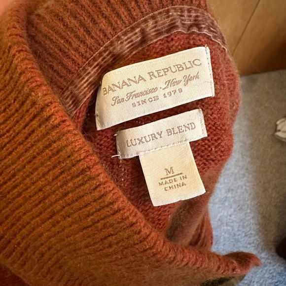Banana Republic Men's Turtleneck Sweater in Rust - Picture 6 of 6